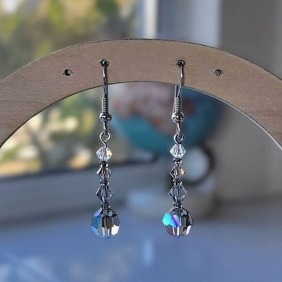 Vtg smoke grey iridescent faceted crystal beaded set - Picture 4 of 10